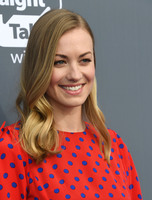 Yvonne Strahovski tote bag #G1254793