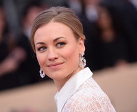 Yvonne Strahovski longsleeve t-shirt #3012704