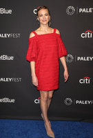 Yvonne Strahovski t-shirt #3200498