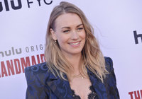 Yvonne Strahovski longsleeve t-shirt #3895307