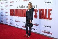 Yvonne Strahovski longsleeve t-shirt #3895308