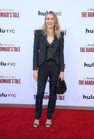 Yvonne Strahovski longsleeve t-shirt #3895309