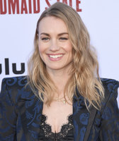 Yvonne Strahovski longsleeve t-shirt #3895310