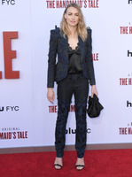 Yvonne Strahovski longsleeve t-shirt #3895312