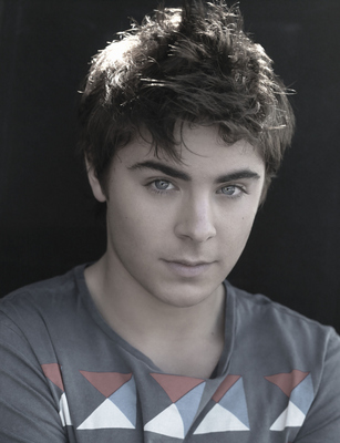 Zac Efron Poster 2217847