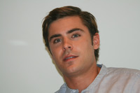Zac Efron Longsleeve T-shirt #2225949