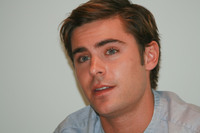 Zac Efron Longsleeve T-shirt #2225954