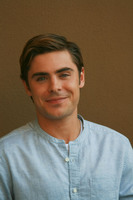 Zac Efron Longsleeve T-shirt #2225957