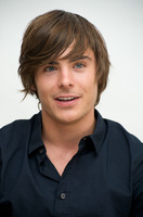 Zac Efron Longsleeve T-shirt #2409916