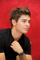 Zac Efron Sweatshirt #2422868
