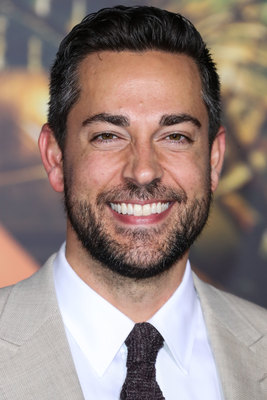 Zachary Levi Poster 2887371