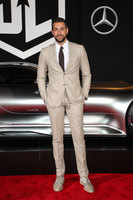 Zachary Levi Sweatshirt #2926690