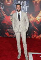 Zachary Levi Sweatshirt #2926736