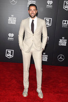 Zachary Levi Sweatshirt #2926740