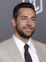 Zachary Levi Sweatshirt #2926795