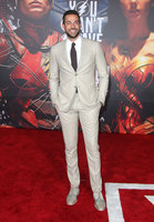 Zachary Levi Sweatshirt #2926827