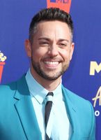 Zachary Levi Sweatshirt #3872770
