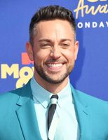 Zachary Levi Sweatshirt #3872791