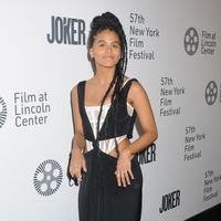 Zazie Beetz magic mug #G2499637