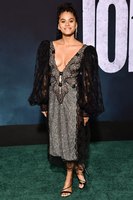 Zazie Beetz Longsleeve T-shirt #3882415