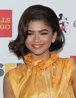 Zendaya Longsleeve T-shirt #2834918