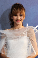 Zendaya Sweatshirt #3862041
