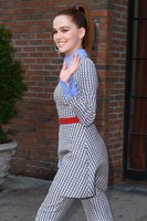 Zoey Deutch mug #G1563710