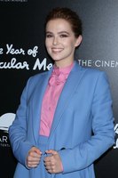 Zoey Deutch Longsleeve T-shirt #3321628
