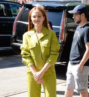 Zoey Deutch mug #G1605243