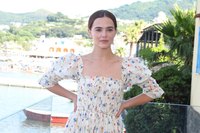 Zoey Deutch Longsleeve T-shirt #3866017