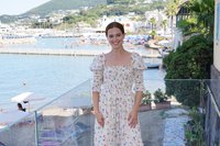 Zoey Deutch Longsleeve T-shirt #3866018