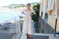 Zoey Deutch Sweatshirt #3866021
