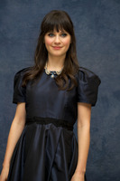 Zooey Deschanel Sweatshirt #2271199