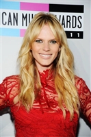 Anne Vyalitsyna t-shirt #4111396