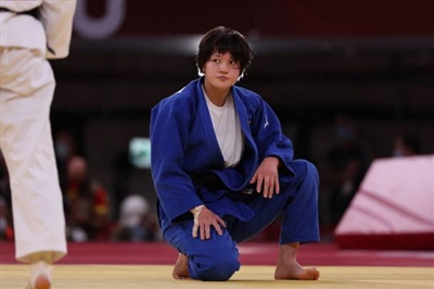 Chizuru Arai posters