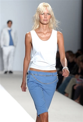 Dewi Driegen posters