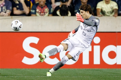 Guillermo Ochoa posters