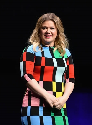 Kelly Clarkson Sweatshirt