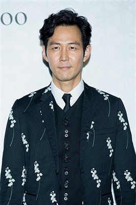 Lee Jung-Jae posters