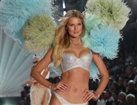 Toni Garrn mug #G3450662